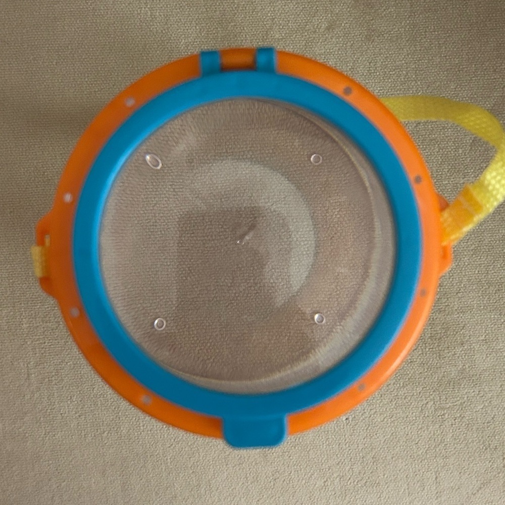 Bug Collection Container with Magnifying Top - Picture 3 of 3